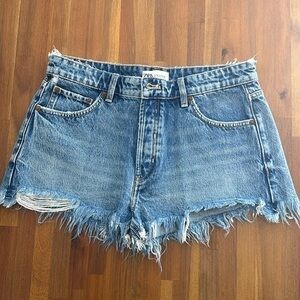 Zara women’s denim shorts size 6